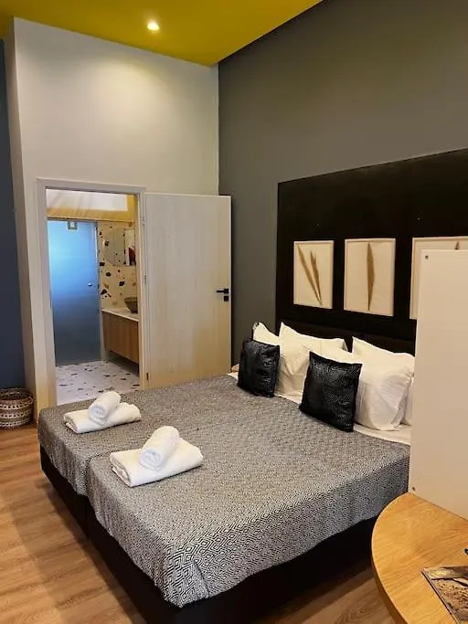 Modern Lux Apartment Downtown contacts